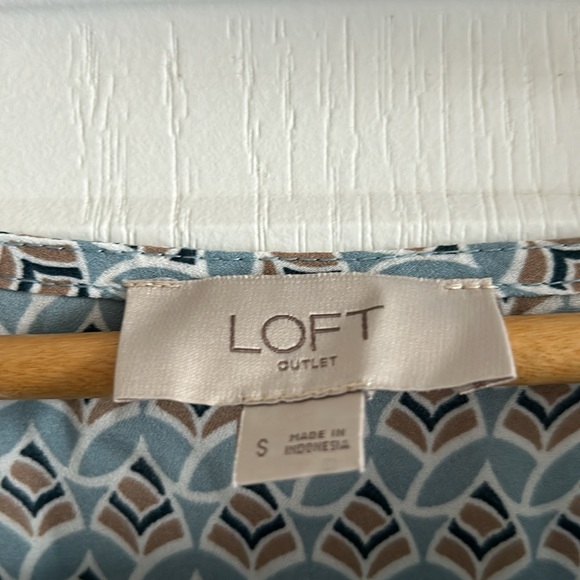 Loft sleeveless blouse - Picture 2 of 2